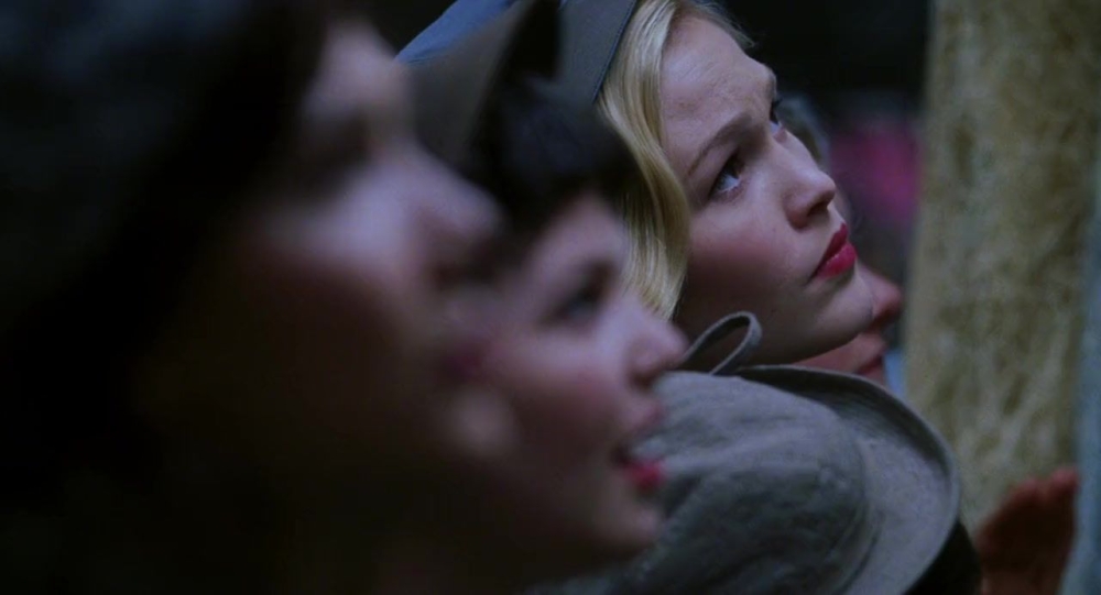 Click to view full size image
==============
Mona-Lisa-Smile-237.jpg Mona-Lisa-Smile-237.jpg