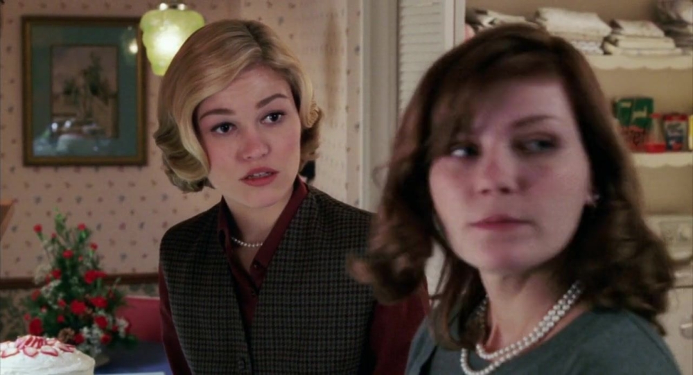 Click to view full size image
==============
Mona-Lisa-Smile-297.jpg Mona-Lisa-Smile-297.jpg