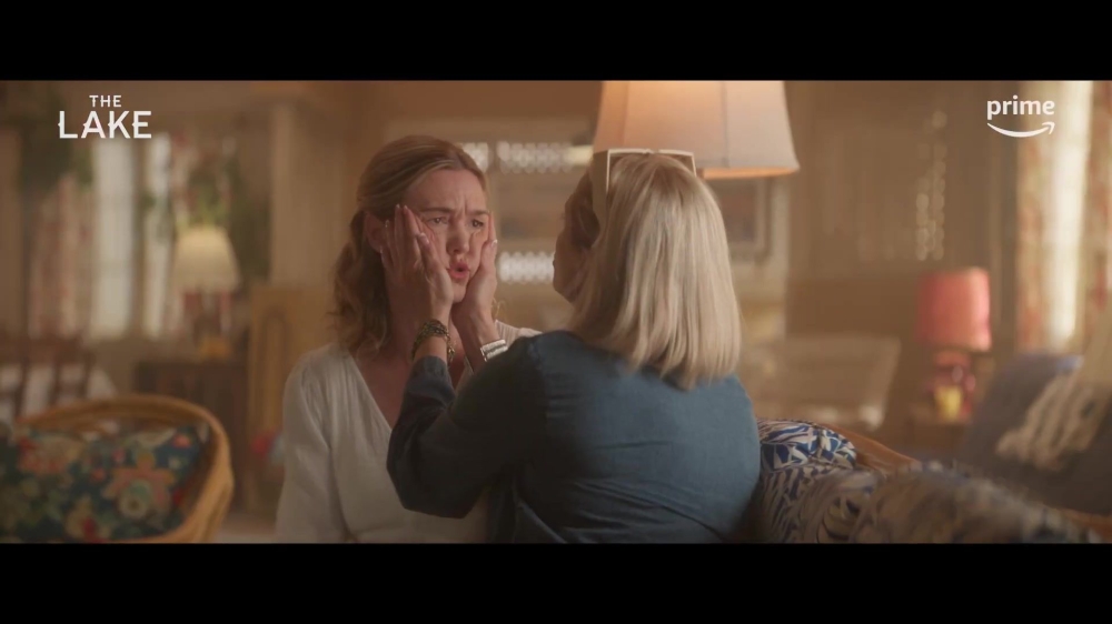 The-Lake-Season-02-Official-Trailer-09.jpg