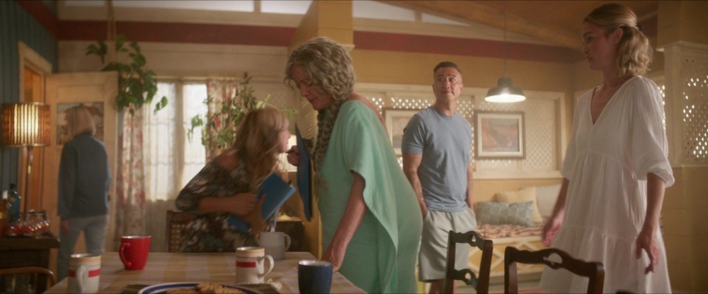 2x04-Wet-Cup-American-Summer-046.jpg