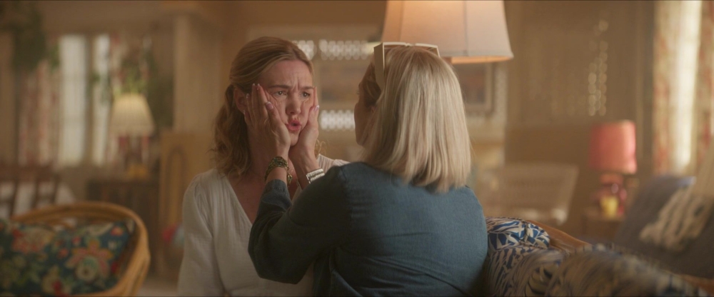 Click to view full size image
==============
2x04-Wet-Cup-American-Summer-072.jpg 2x04-Wet-Cup-American-Summer-072.jpg