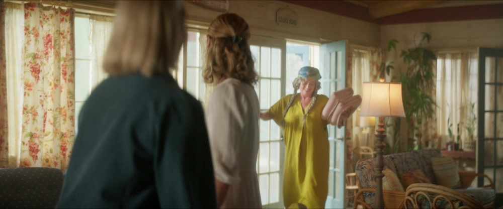 Click to view full size image
==============
2x04-Wet-Cup-American-Summer-091.jpg 2x04-Wet-Cup-American-Summer-091.jpg