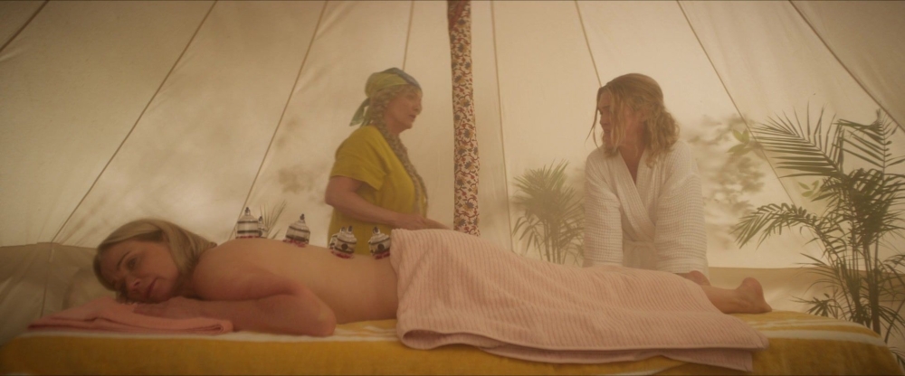 Click to view full size image
==============
2x04-Wet-Cup-American-Summer-125.jpg 2x04-Wet-Cup-American-Summer-125.jpg