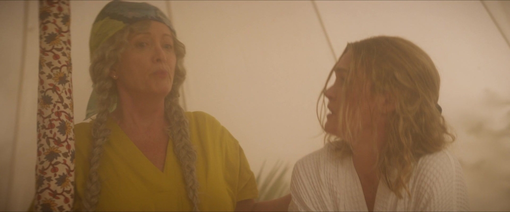 Click to view full size image
==============
2x04-Wet-Cup-American-Summer-133.jpg 2x04-Wet-Cup-American-Summer-133.jpg