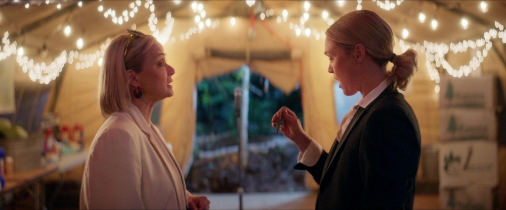 Click to view full size image
==============
2x08-Death-on-Denial-105.jpg 2x08-Death-on-Denial-105.jpg