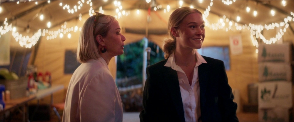 Click to view full size image
==============
2x08-Death-on-Denial-118.jpg 2x08-Death-on-Denial-118.jpg